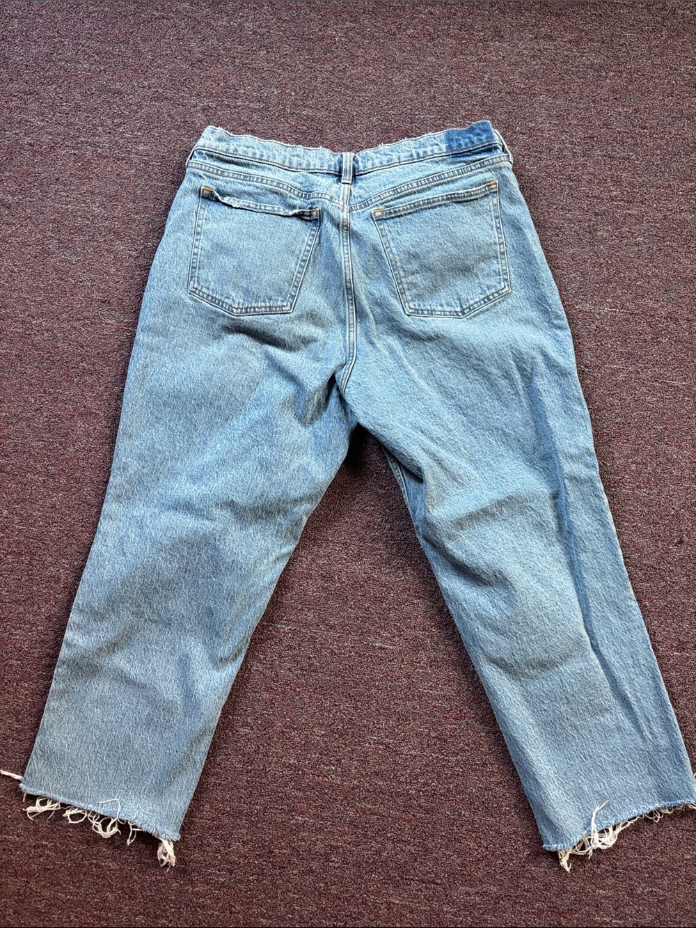 Abercrombie & Fitch 90’s Straight Mid Rise, Curve Love Jeans in Short - Picture 3 of 3